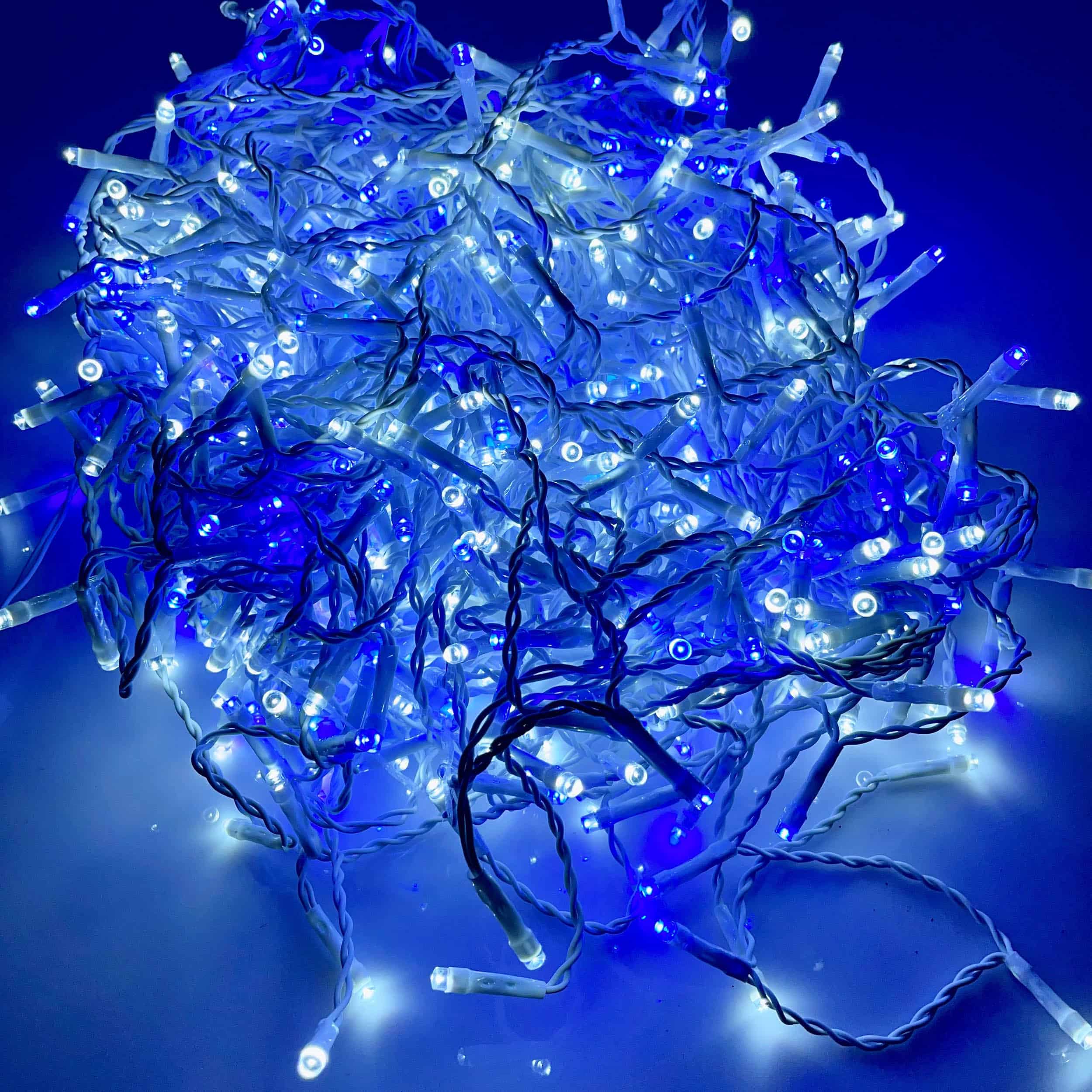 Lichtervorhang Eisregen 720 LED blauweiß